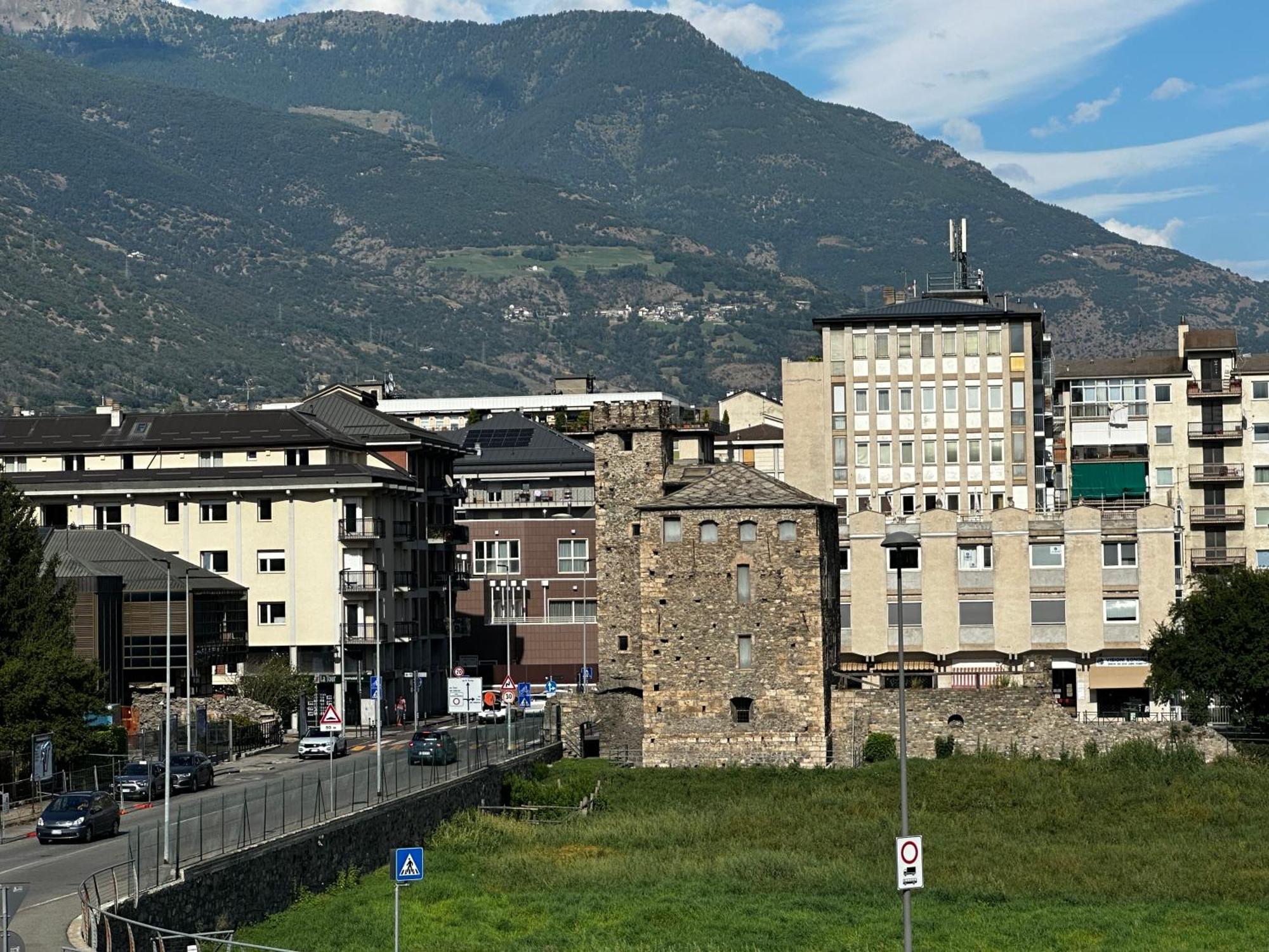 Aosta Center Holidays Apartments Exteriér fotografie